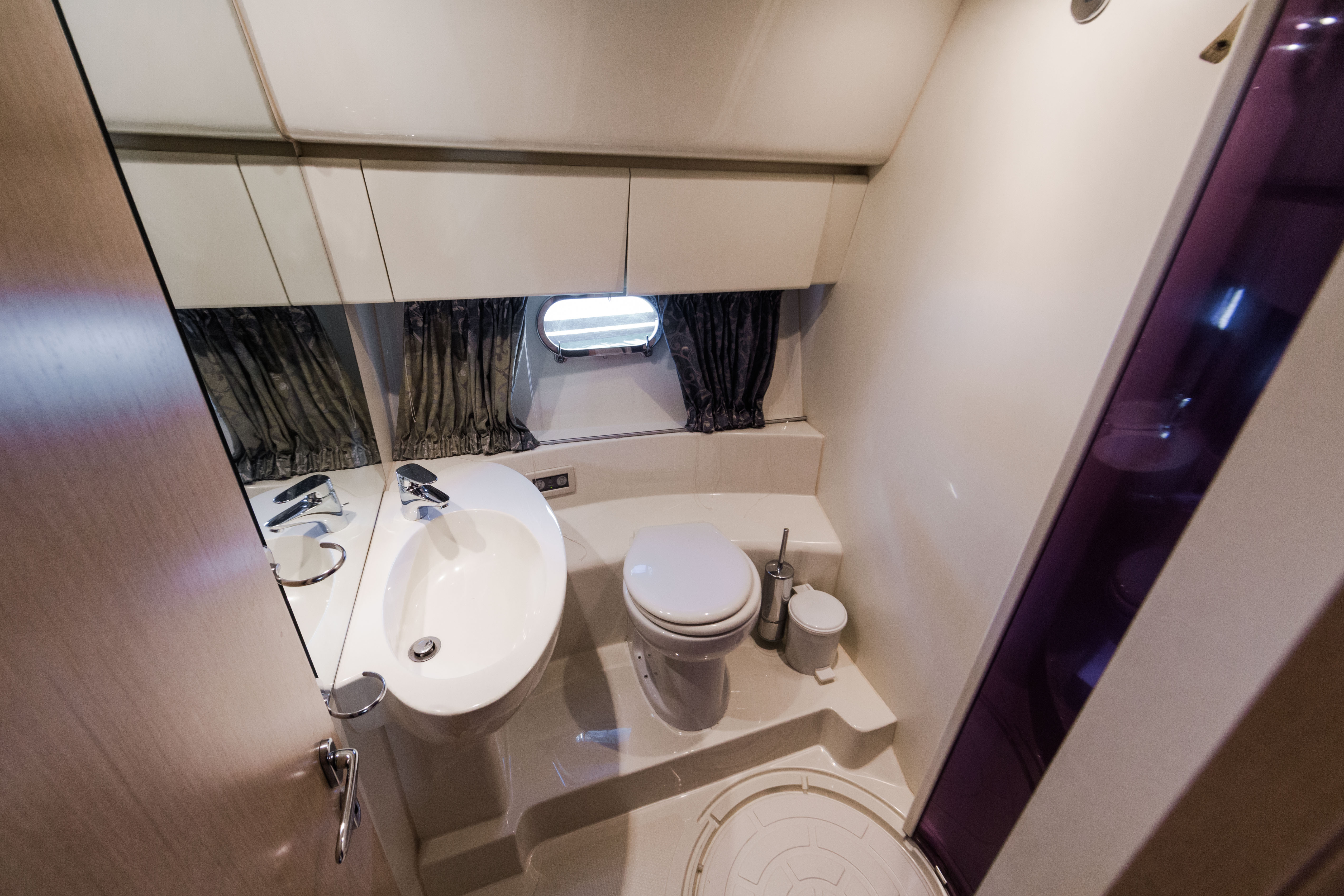 Immagine Ferretti 460