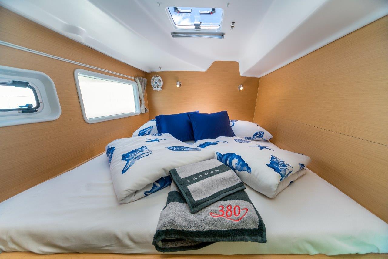 Immagine Lagoon 380 