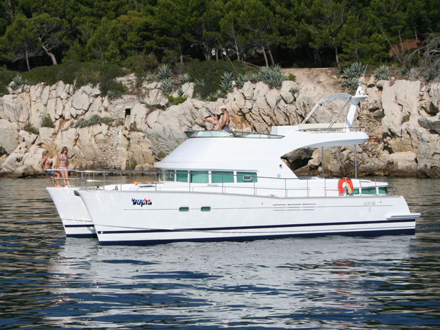 Immagine Lagoon power 44  
