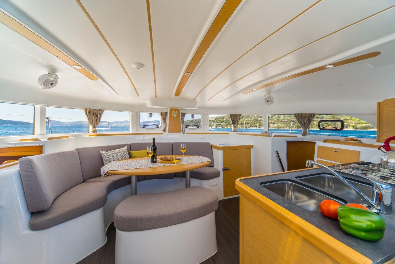 Immagine Lagoon 380 