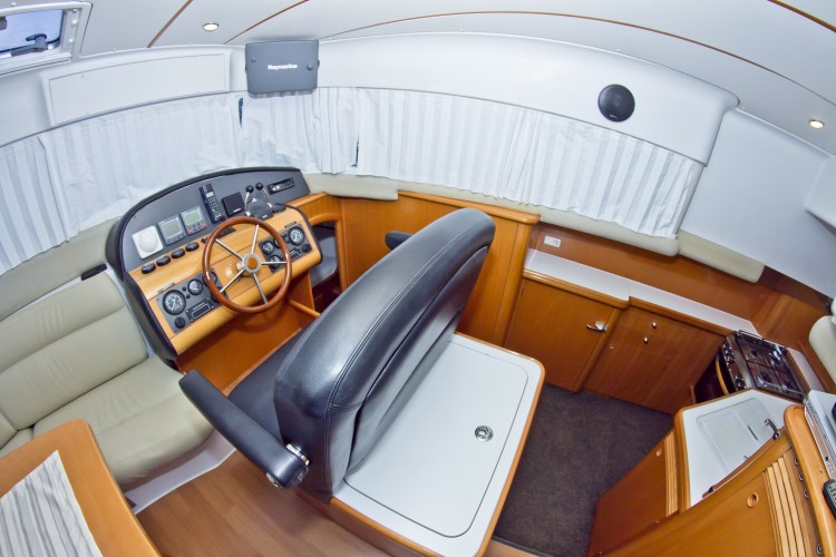 Immagine Lagoon Powercat 43