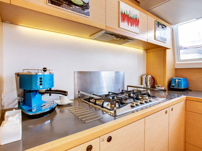 Immagine Lagoon 620 Luxury