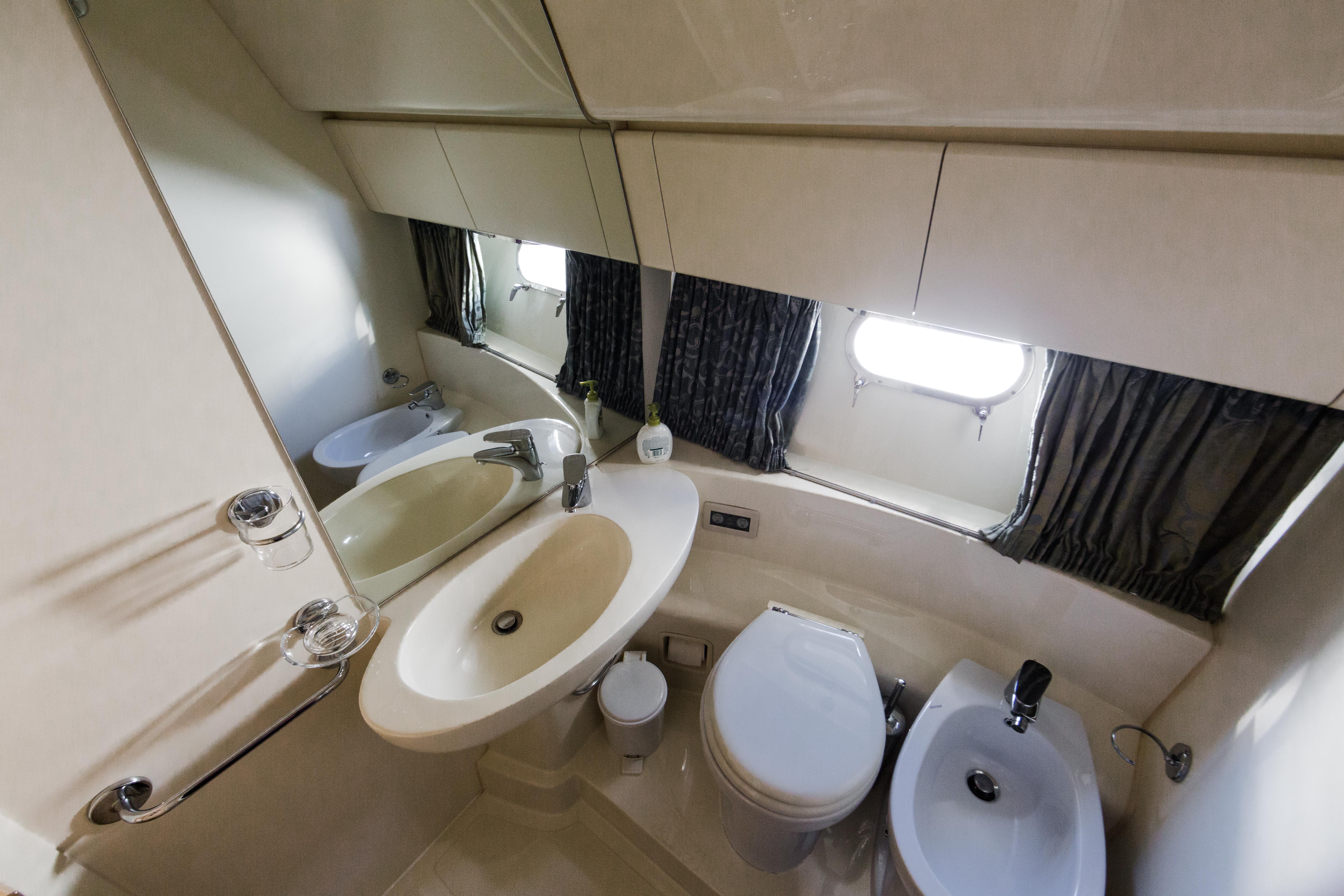 Immagine Ferretti 460
