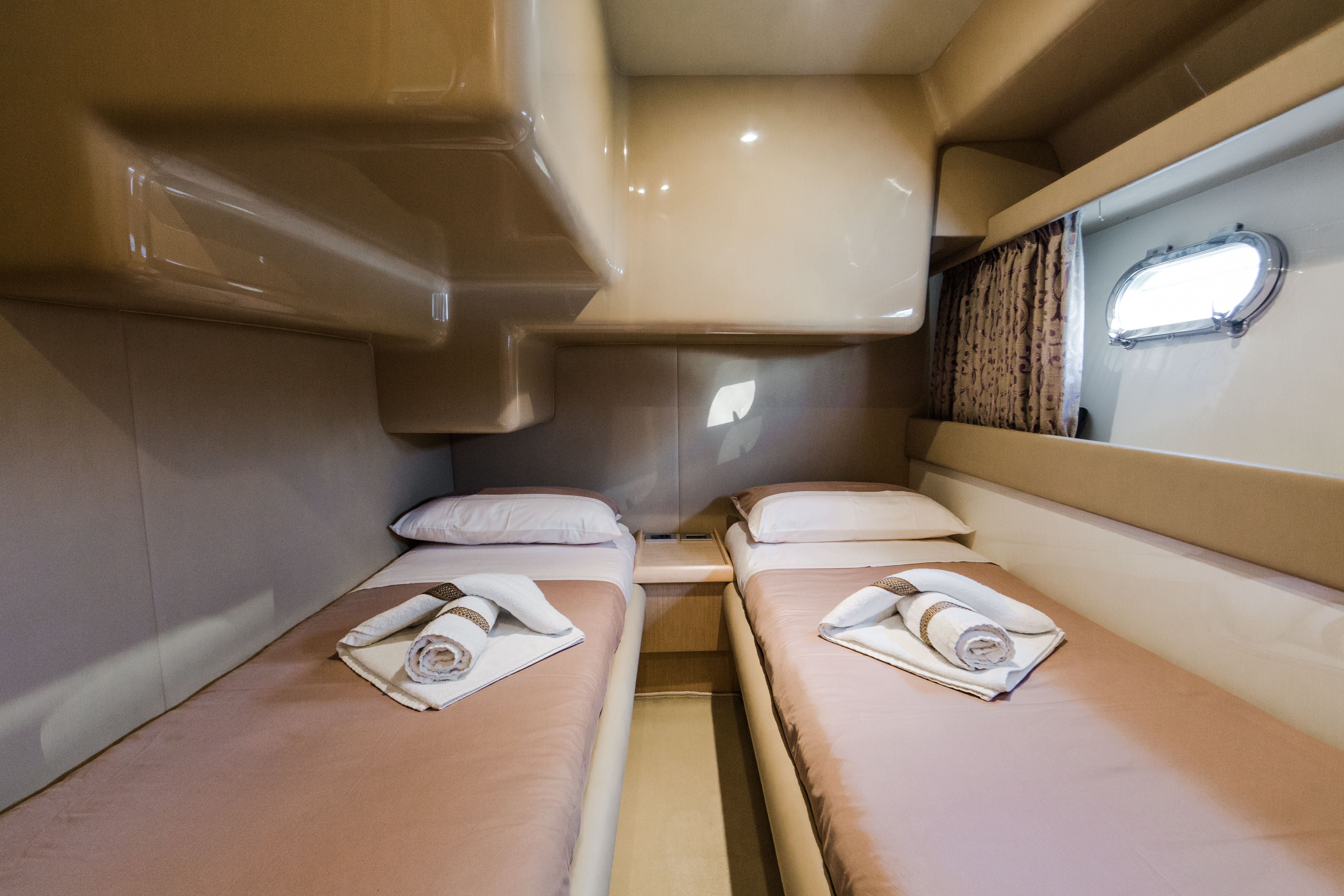 Immagine Ferretti 460
