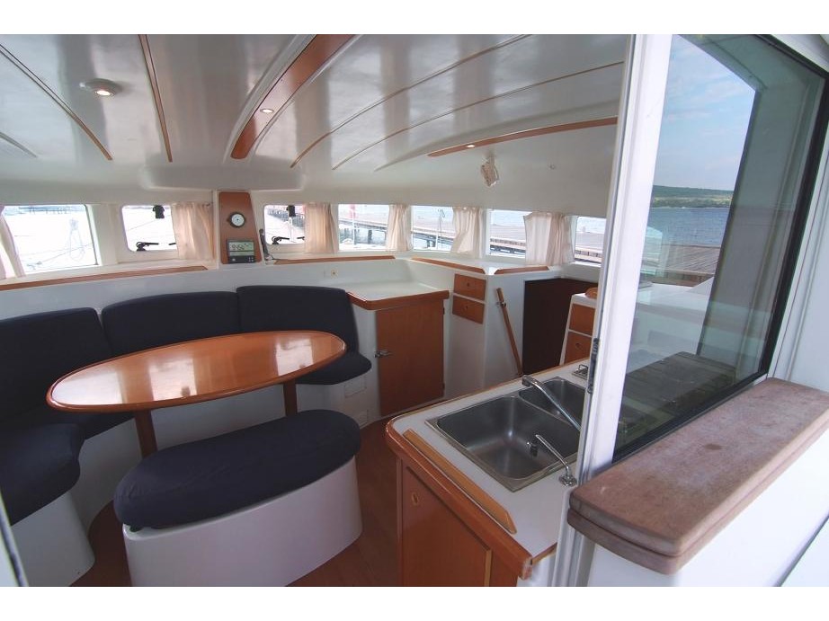 Immagine Lagoon 380