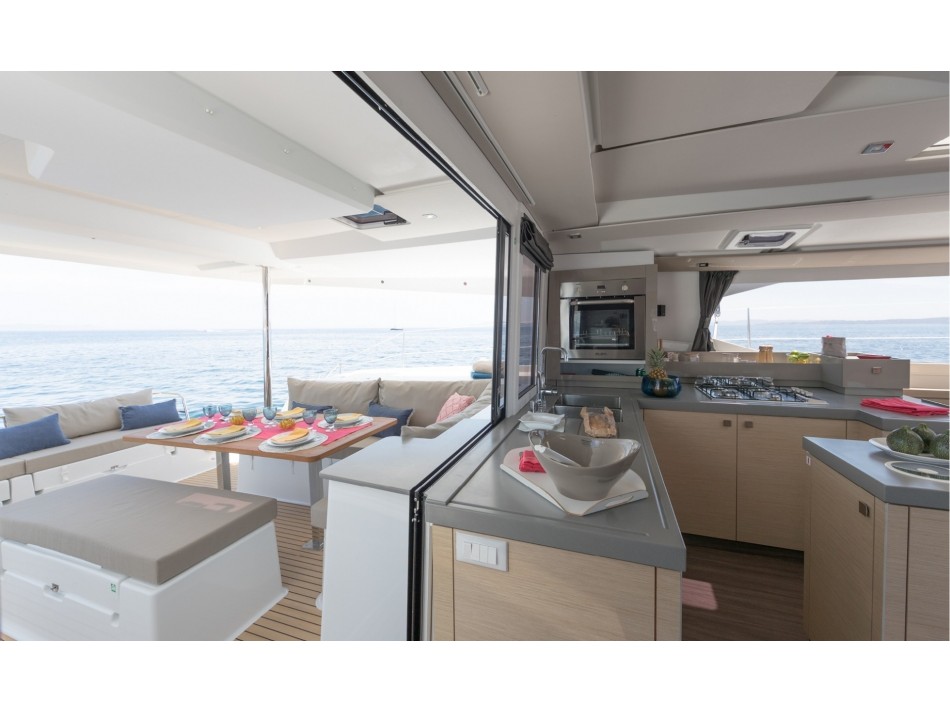 Immagine Fountaine Pajot Saona 47