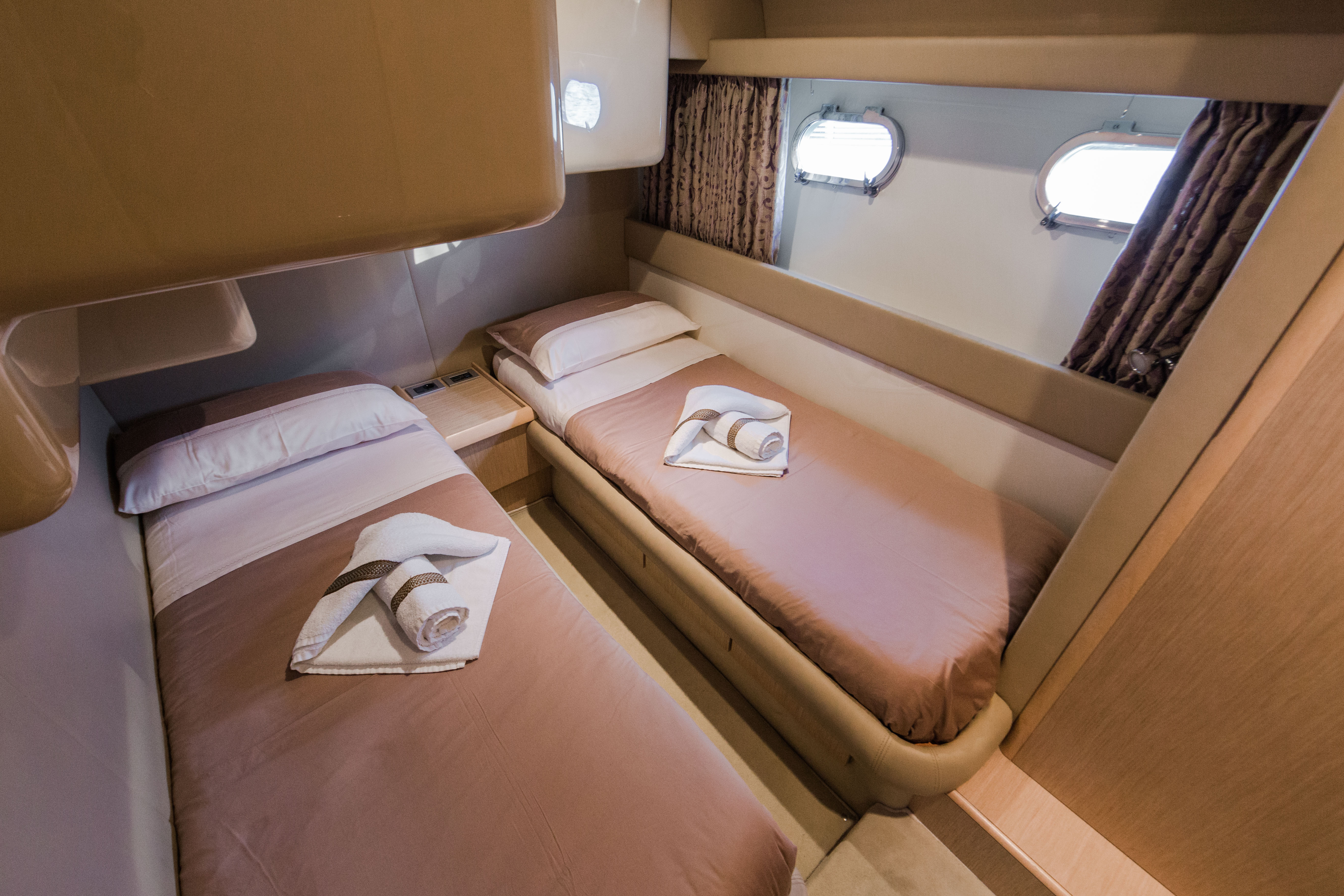 Immagine Ferretti 460