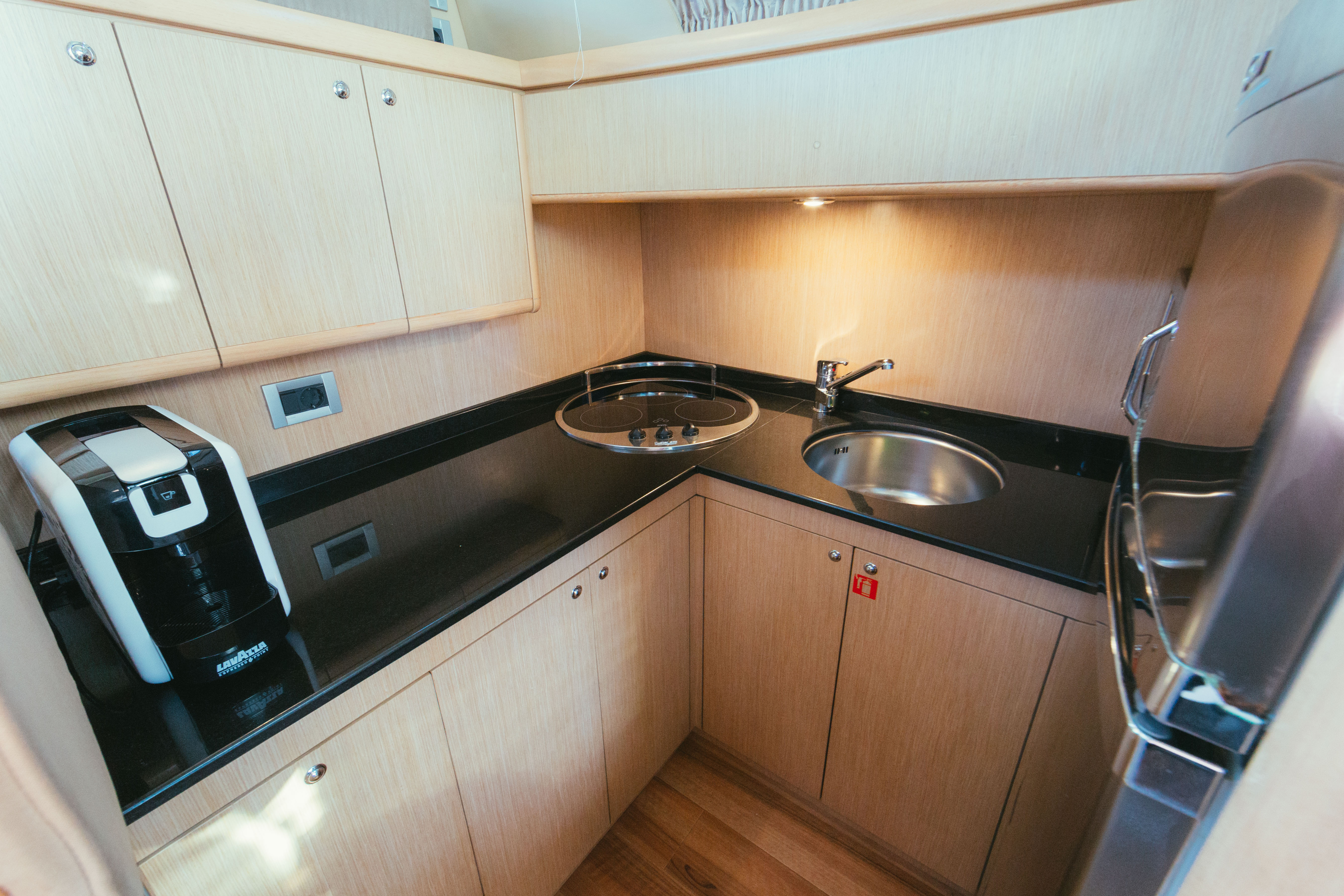 Immagine Ferretti 460