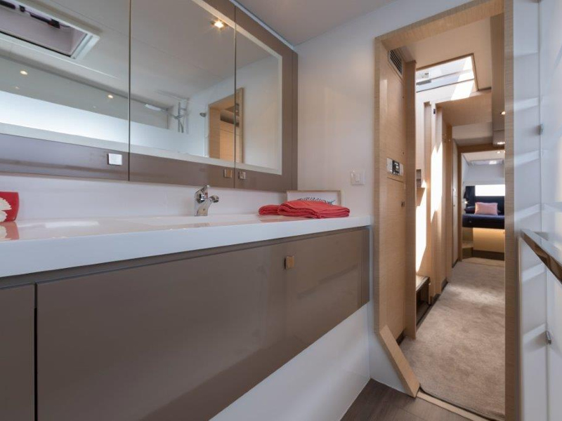 Immagine Fountaine Pajot Saona 47