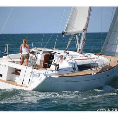 Oceanis 37