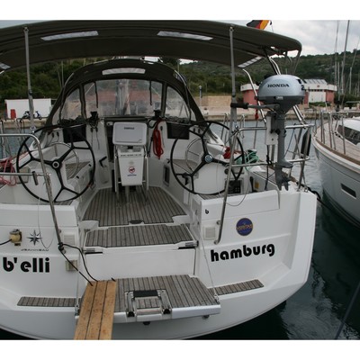 Sun Odyssey 379 bélli